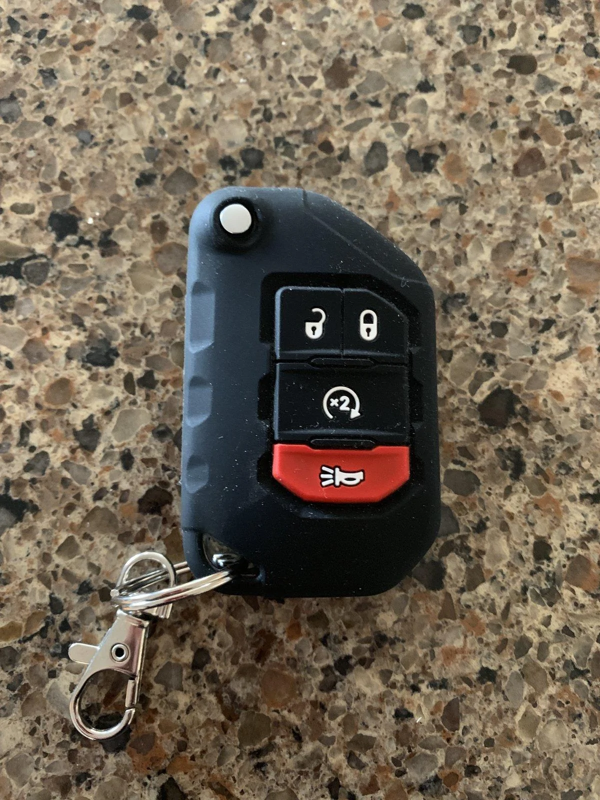 Jeep Wrangler JL Finally a smaller key fob IMG_2542