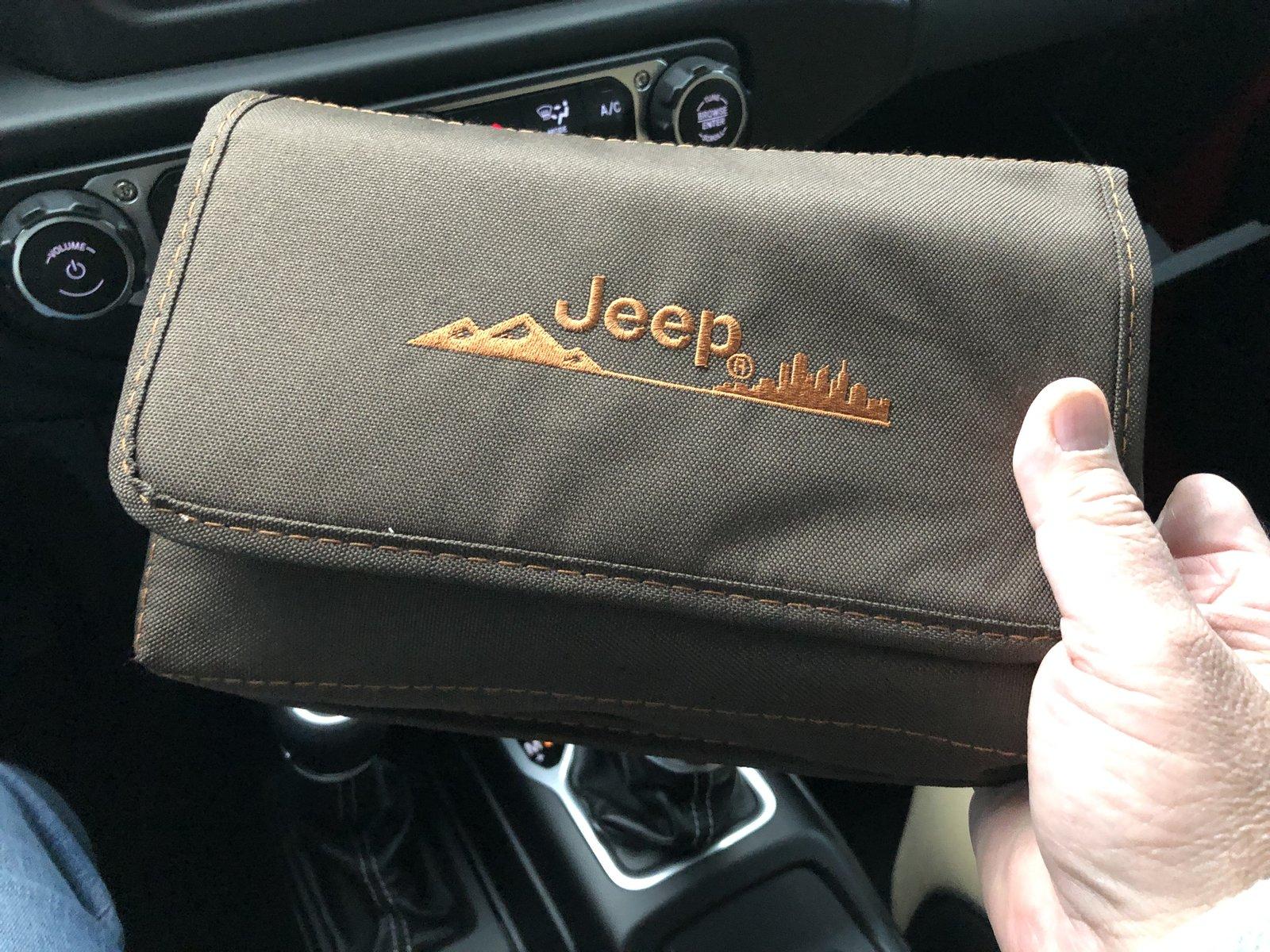 Jeep Wrangler JL Glove box organizer 6CA387A3-393E-46BC-9A28-830484698E7D