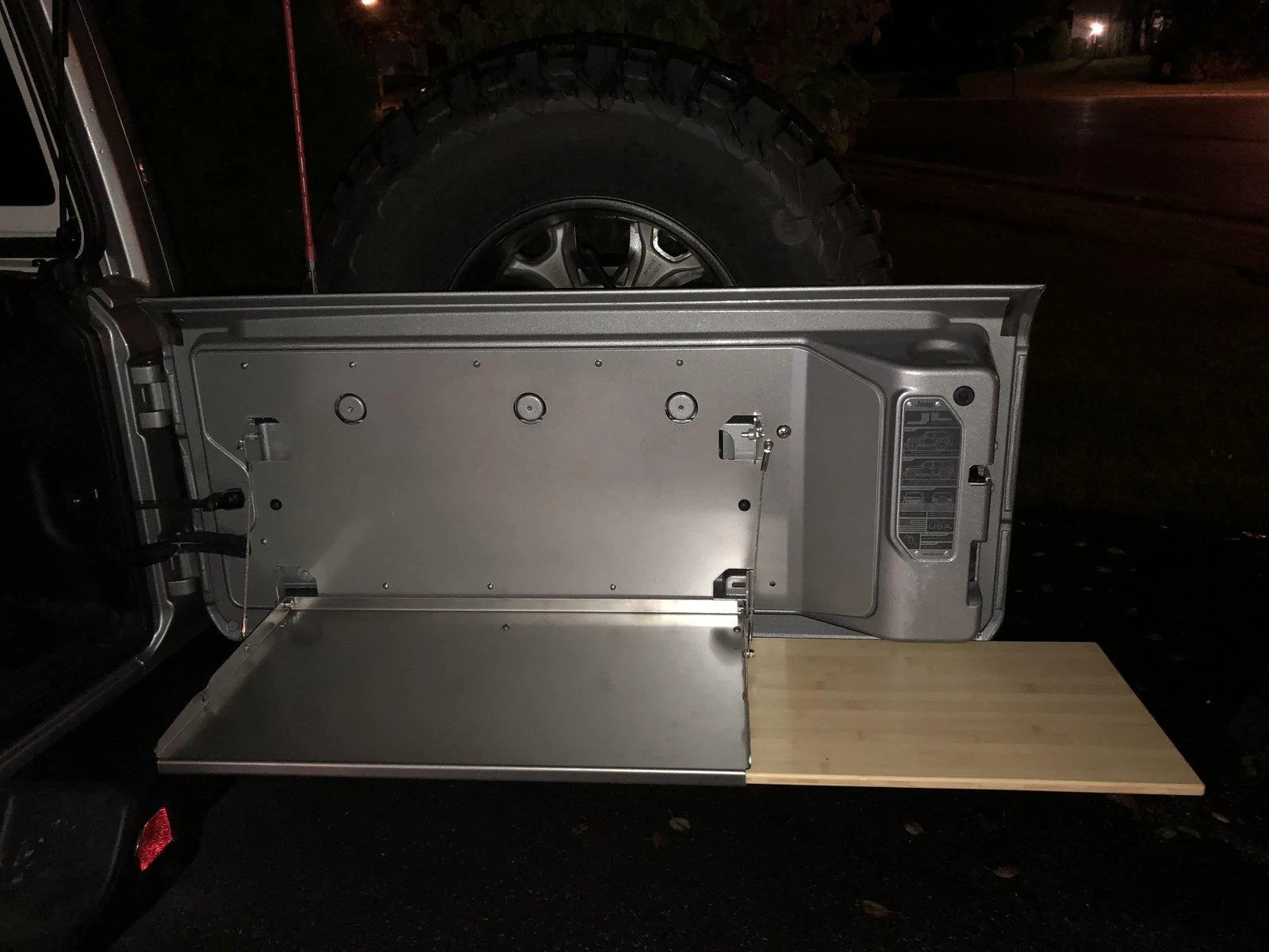 Jeep Wrangler JL Tailgate Table 4F6801F4-188B-4993-A739-B76D2B103D8C