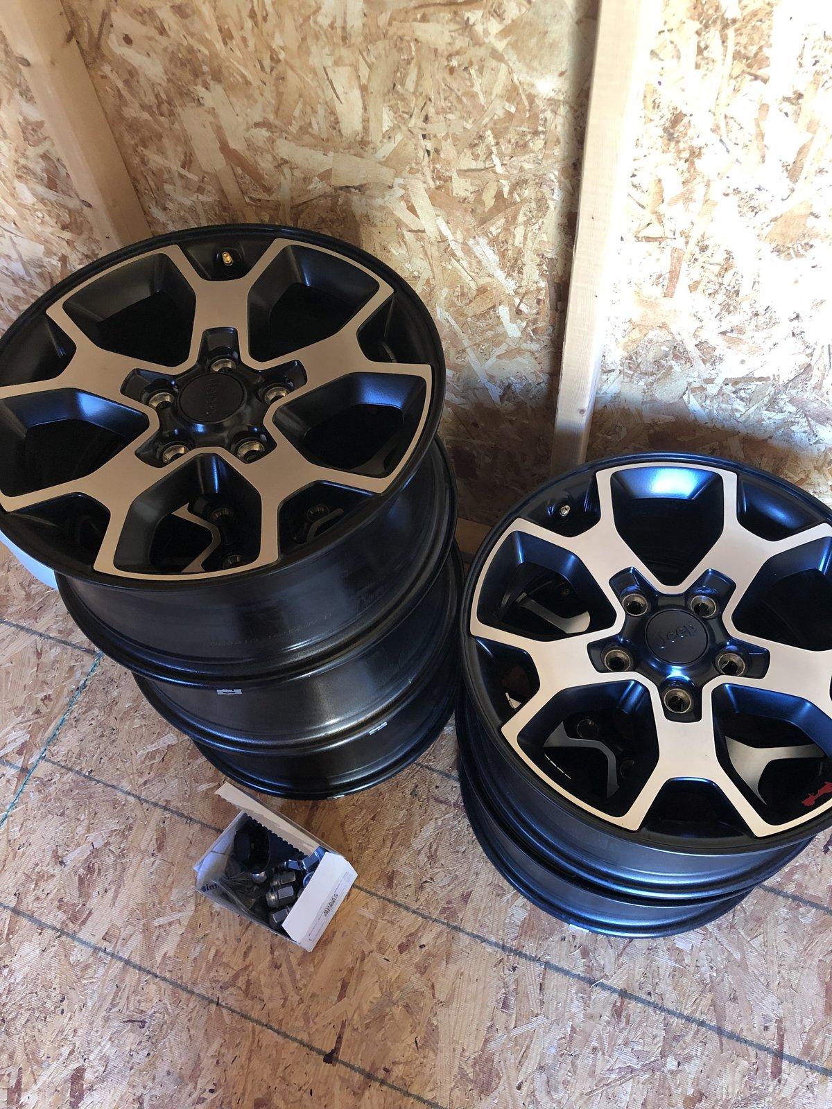 Jeep Wrangler JL Rubicon OEM Wheels/DFW area 25332D71-8A70-4993-903D-B4F518DE1D5A
