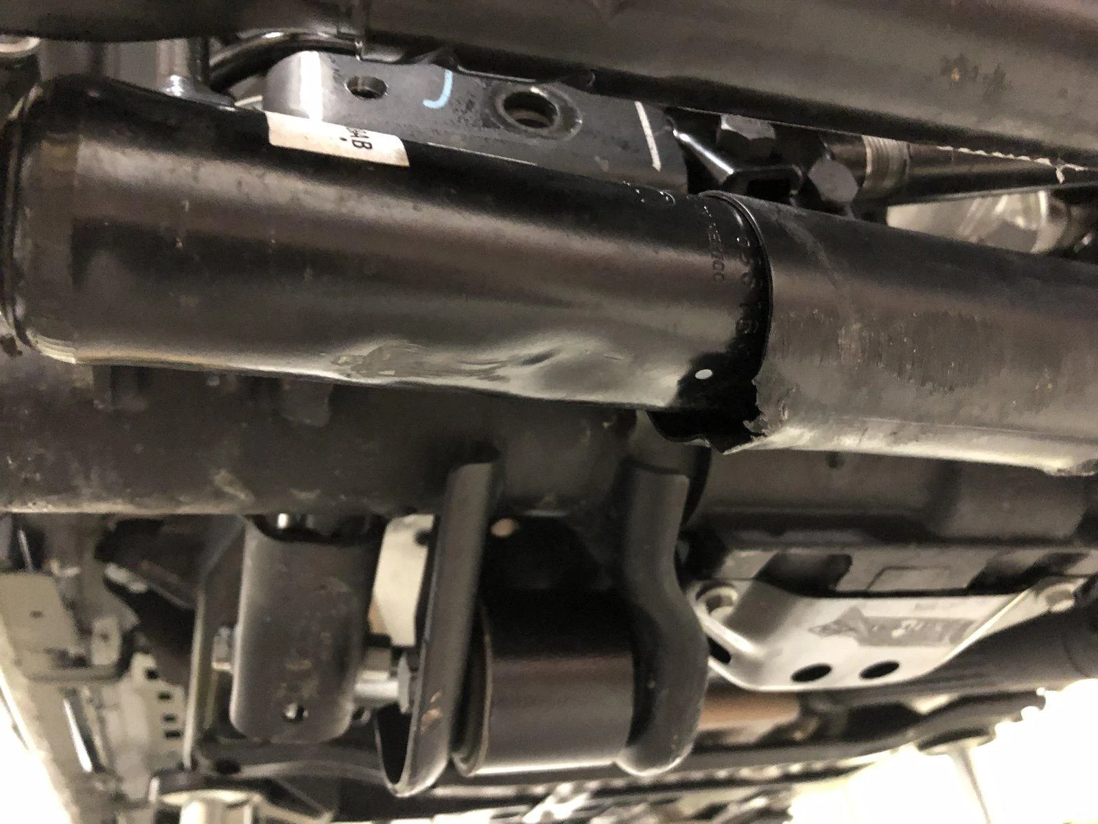 Jeep Wrangler JL Steering Stabilizer Relocation IMG_2337