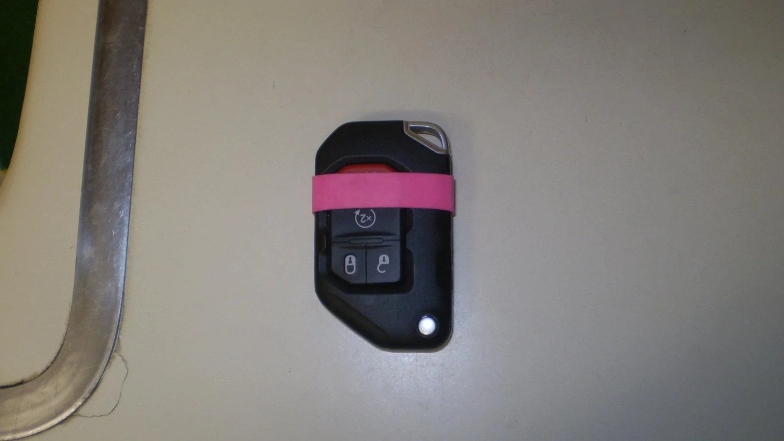 Jeep Wrangler JL Finally a smaller key fob celery