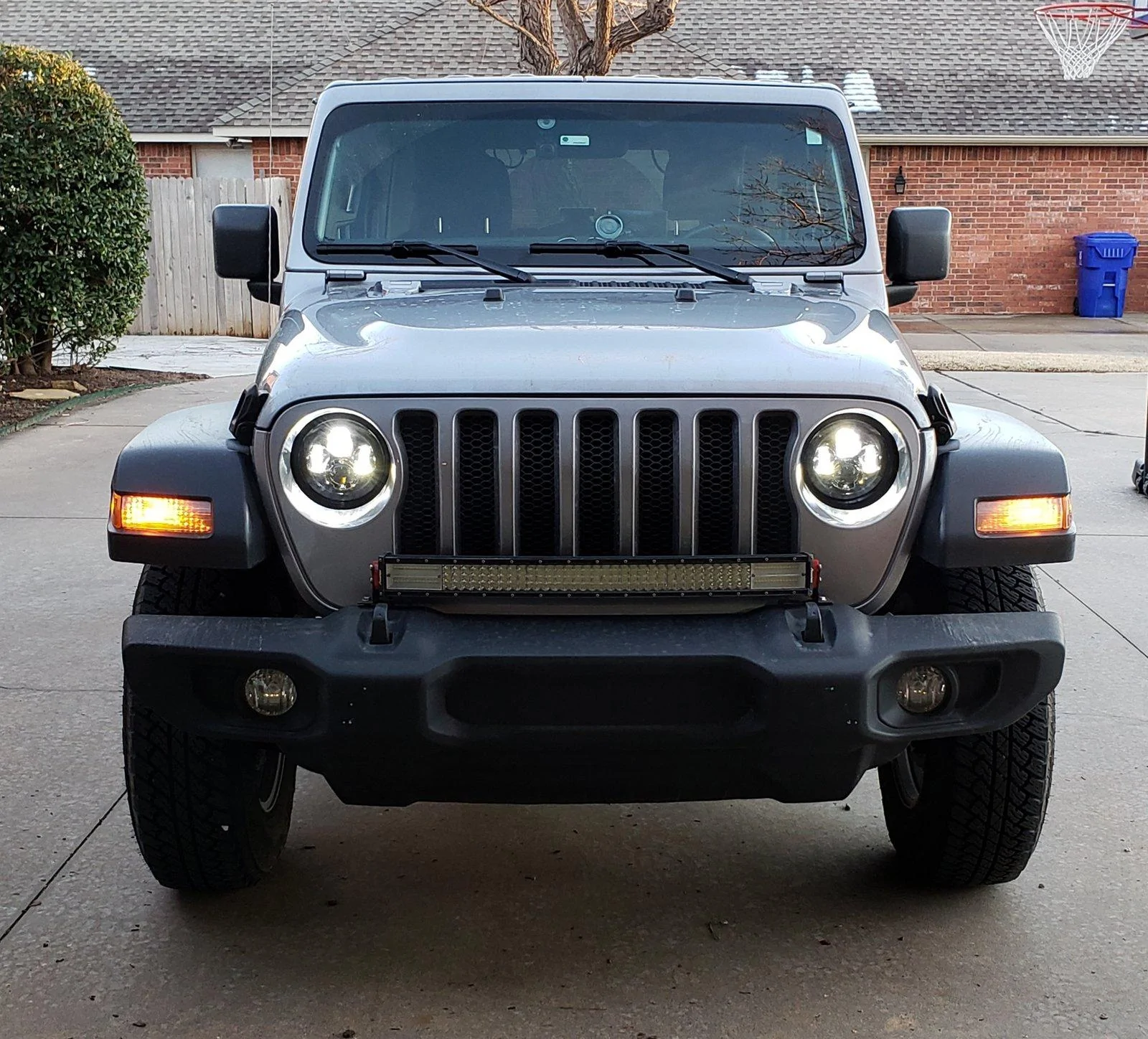 Jeep Wrangler JL New LED headlights - Like them? 20190105_172017