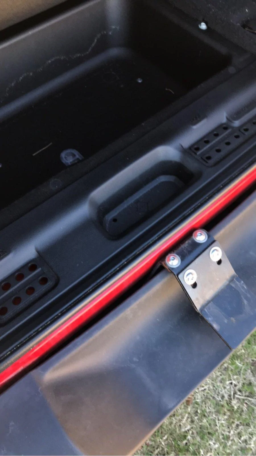 Jeep Wrangler JL Tailgate noise 0192D074-498D-4F44-969F-443A68AD17CF