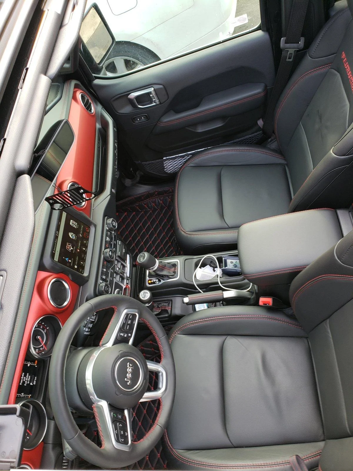 Jeep Wrangler JL 2019 Rubicon with one touch power roof 20190105_143520