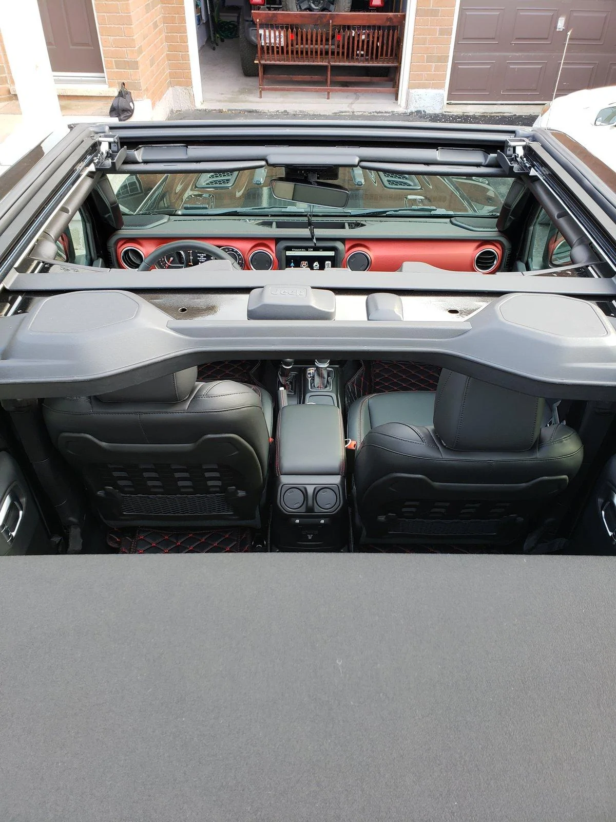 Jeep Wrangler JL 2019 Rubicon with one touch power roof 20190105_143451
