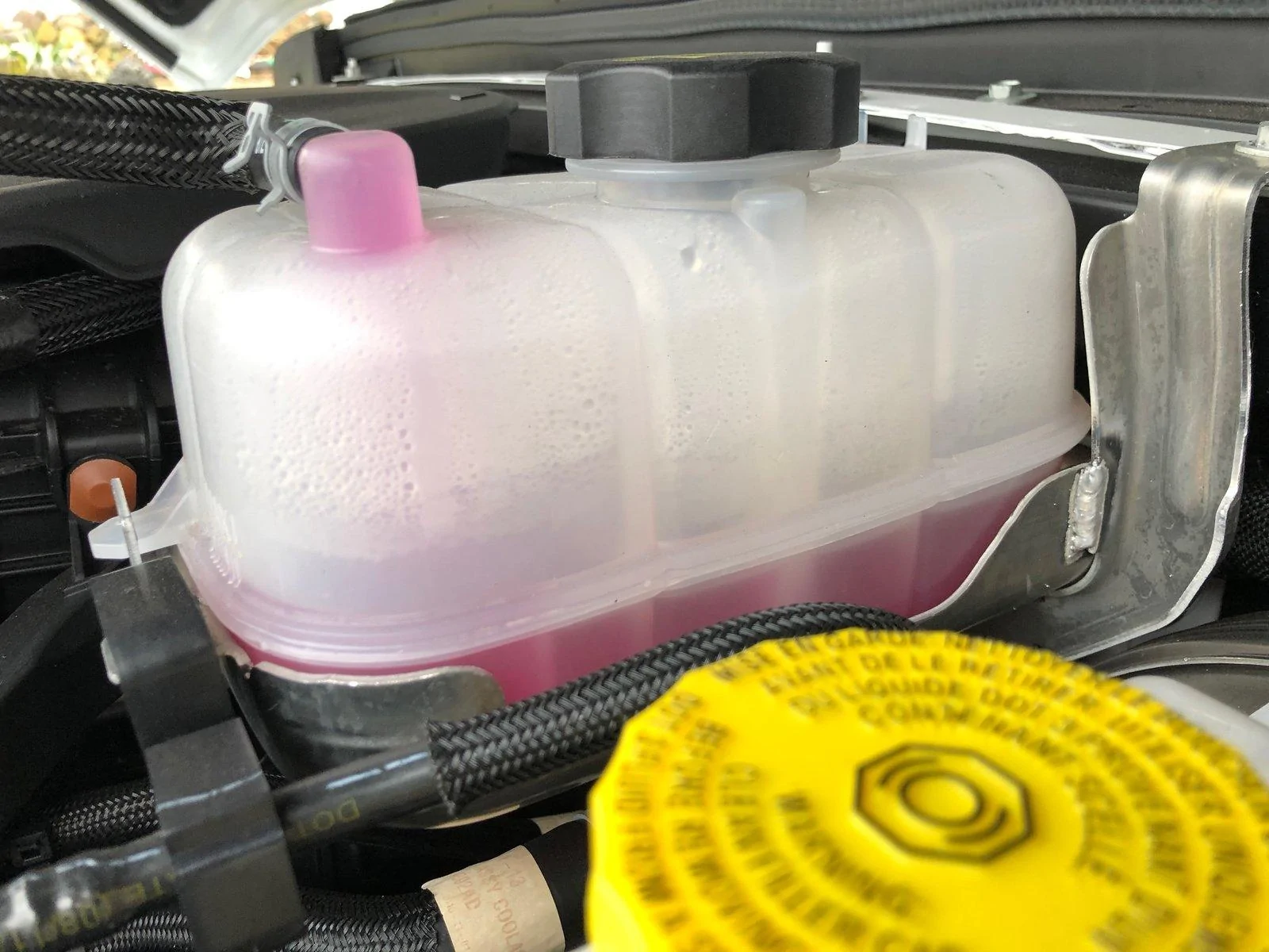 Jeep Wrangler JL Engine coolant level? IMG_0908