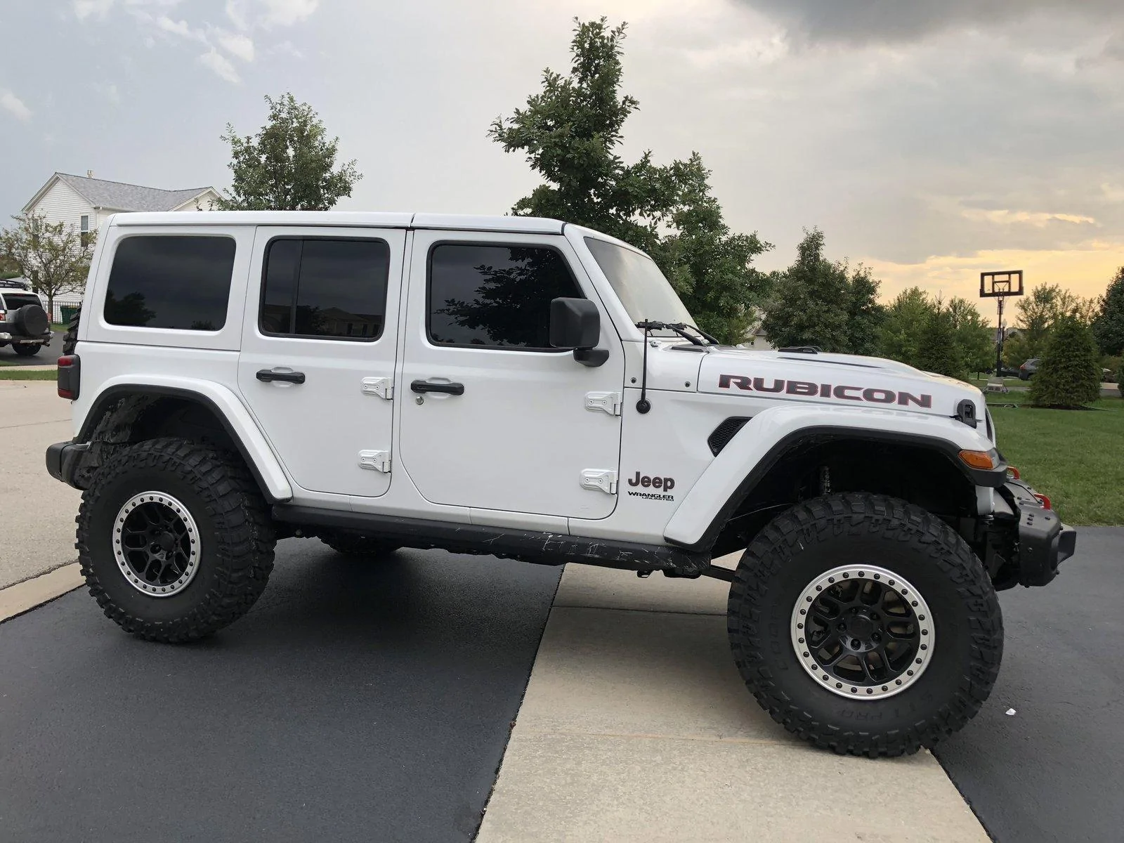 Jeep Wrangler JL max tire size on mopar beadlocks 8B9B11E5-CC7A-4A7E-A9CD-32ADB00AD009