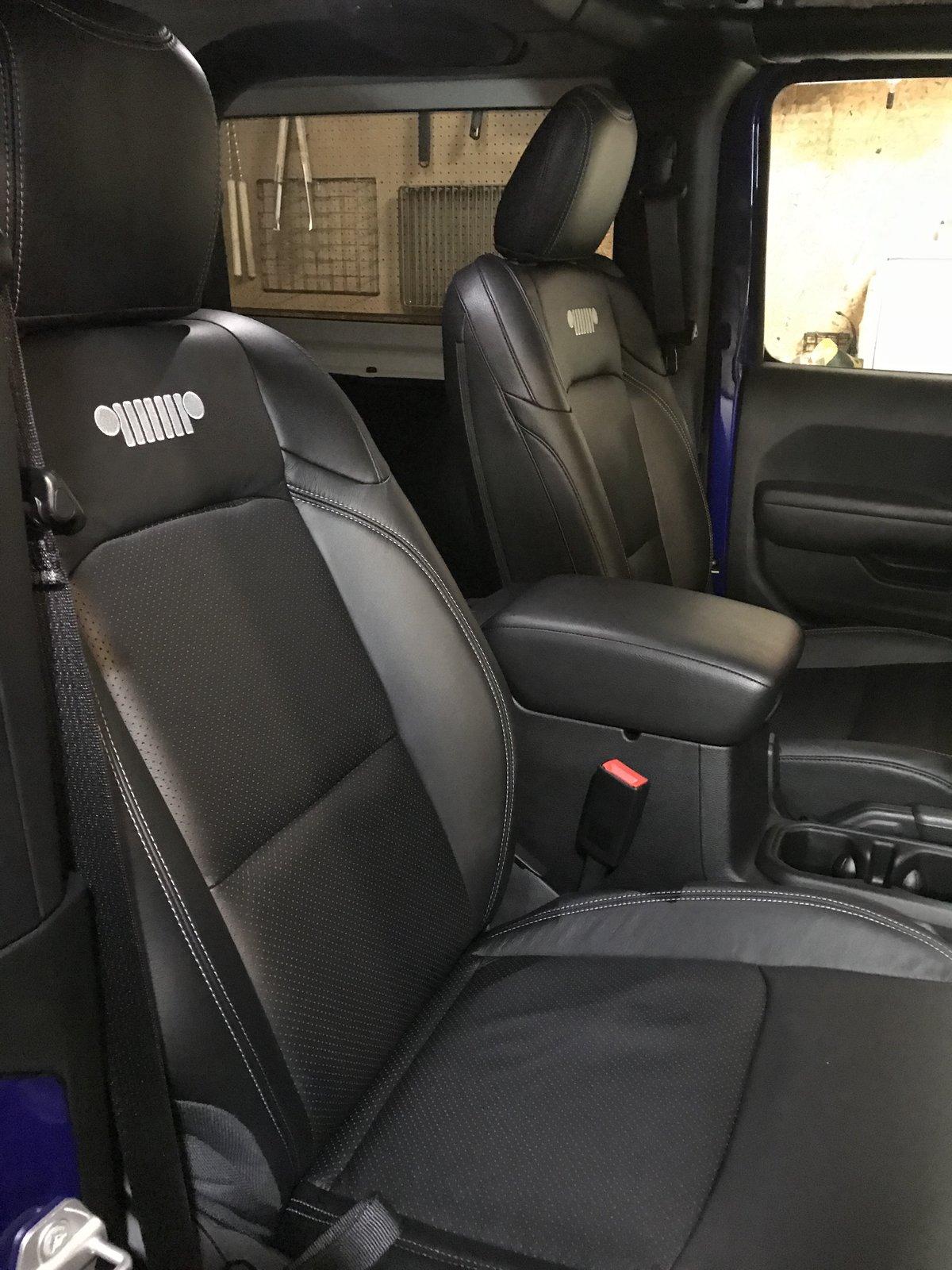 Jeep Wrangler JL Perforated Leather Seats Information KkavQQlQSCCm5KA2VH2i5Q
