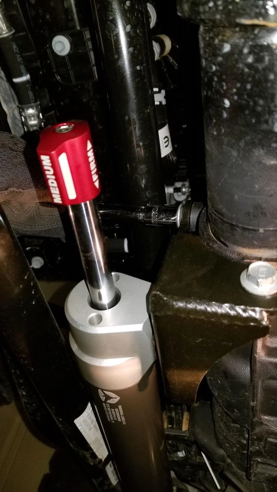 Jeep Wrangler JL Falcon 2.2 Steering Stabilizer Installed 20190112_171731