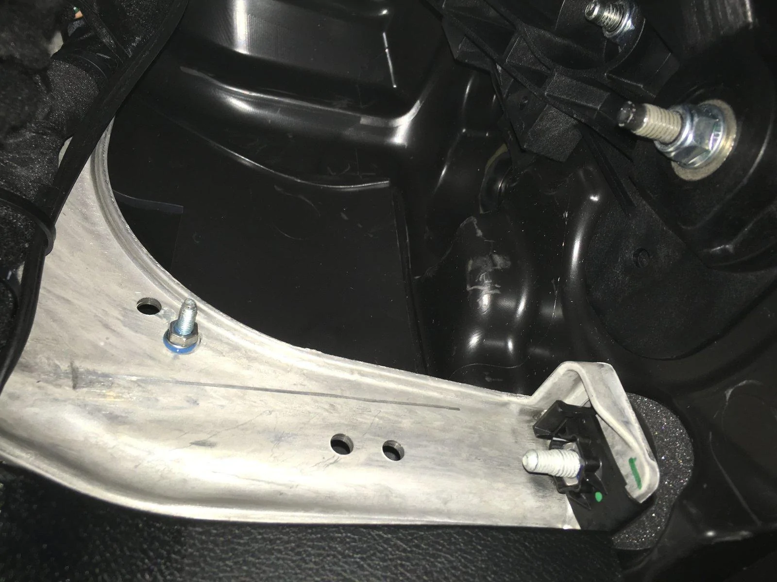 Jeep Wrangler JL Ideal Ham Radio/CB Mount Location (For Icom ID4100 at least..) 20180617_122532784_iOS