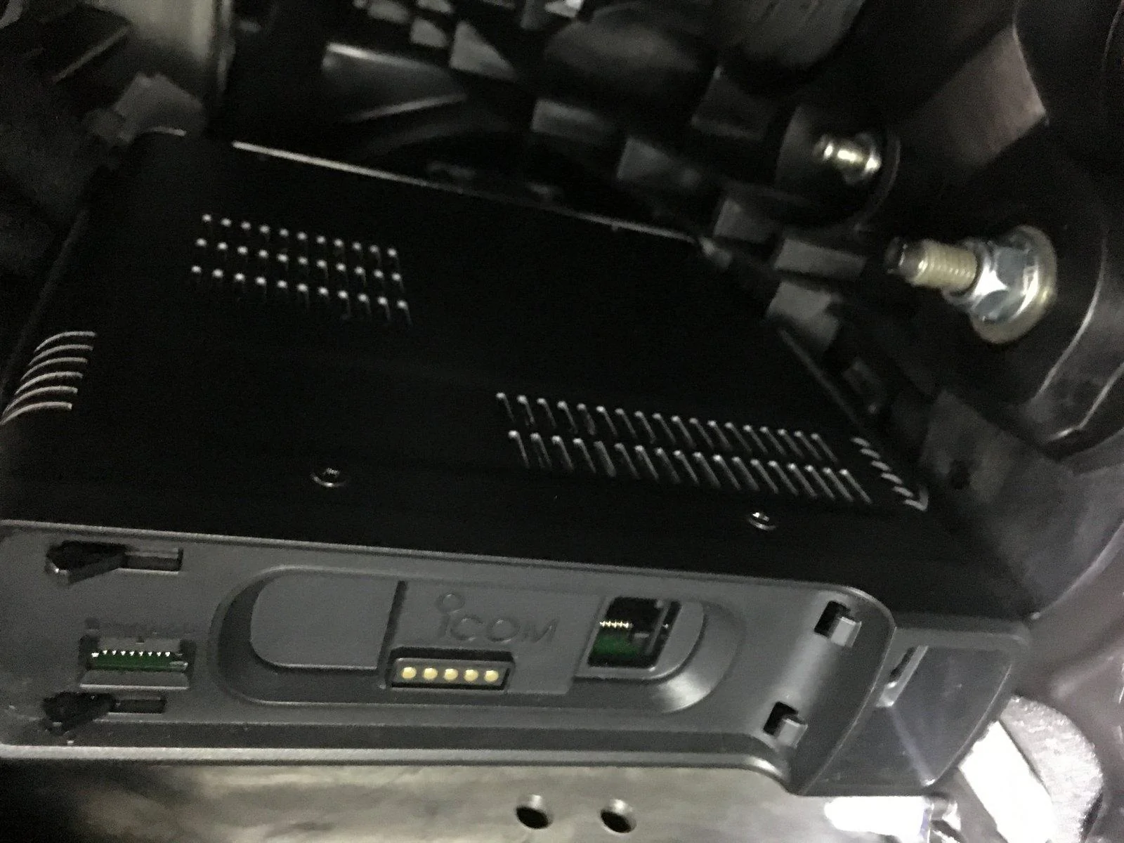 Jeep Wrangler JL Ideal Ham Radio/CB Mount Location (For Icom ID4100 at least..) 20180617_123541269_iOS