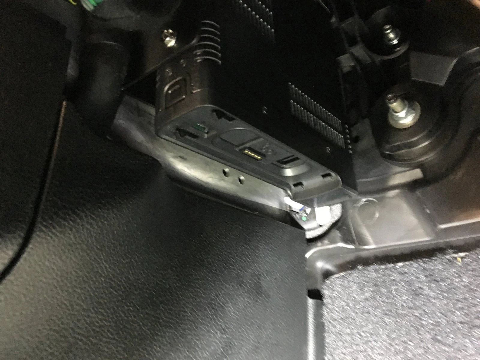 Jeep Wrangler JL Ideal Ham Radio/CB Mount Location (For Icom ID4100 at least..) 20180617_123553535_iOS