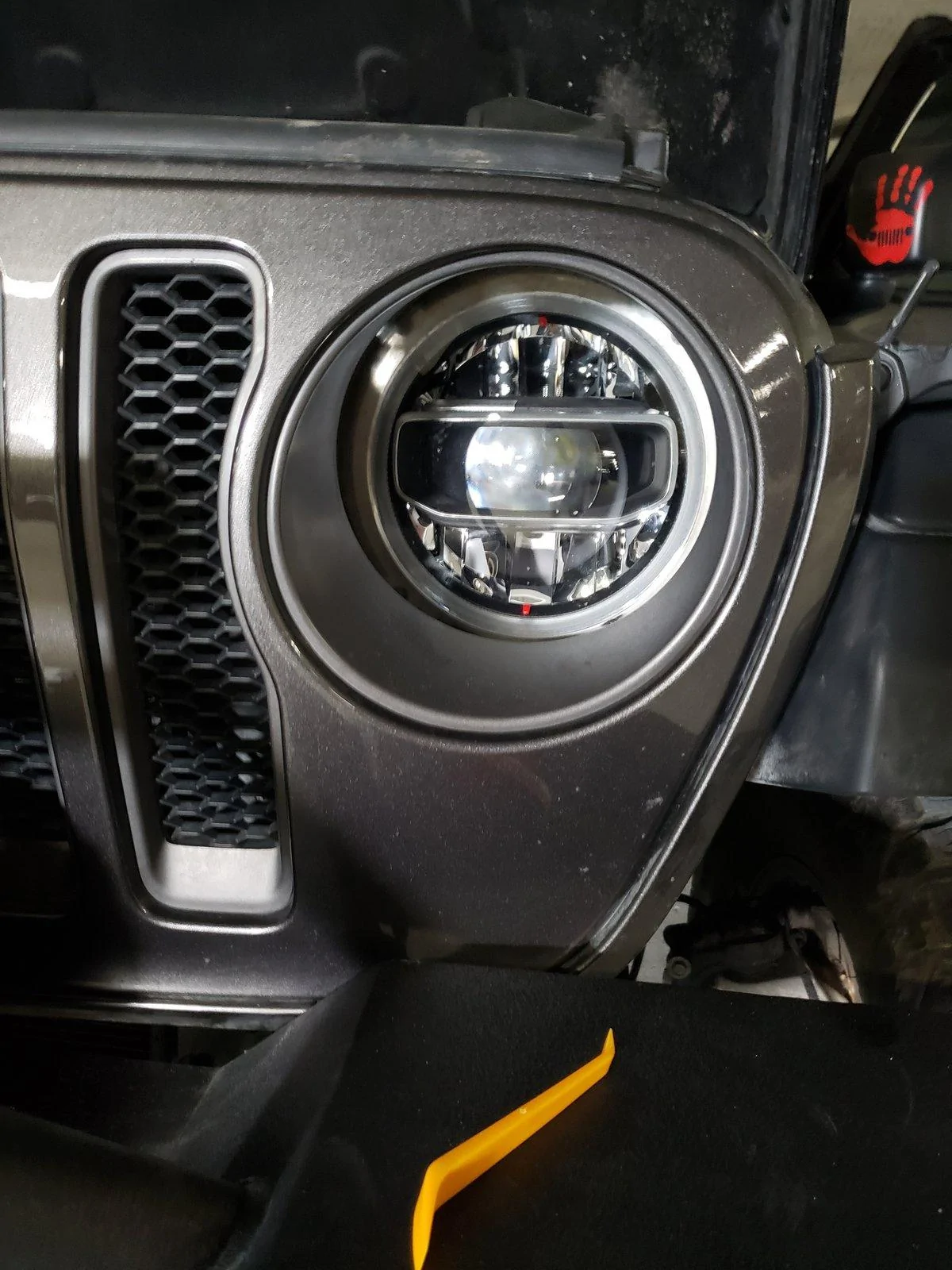 Jeep Wrangler JL Rugged ridge headlight guards 20190113_114840