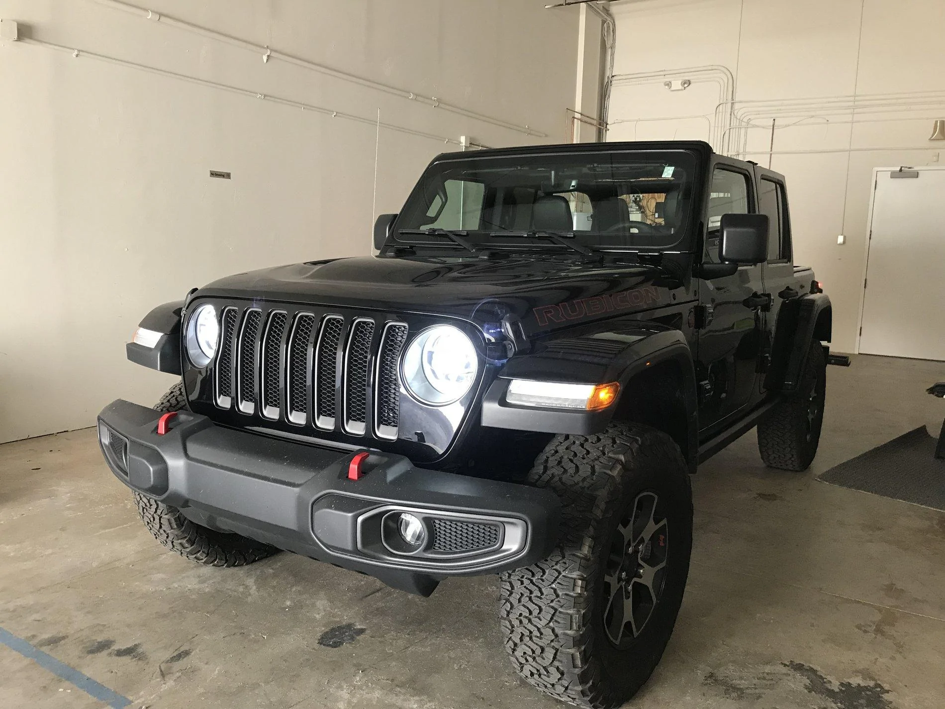 Jeep Wrangler JL Topless Black Rubi A450B6EA-1CFB-4DFE-87E0-5499E924E133