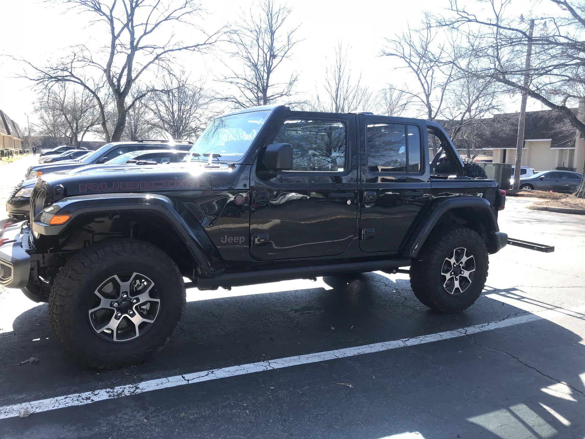 Jeep Wrangler JL Topless Black Rubi CAE88654-8732-4CFF-84F8-52ACF7768D1D