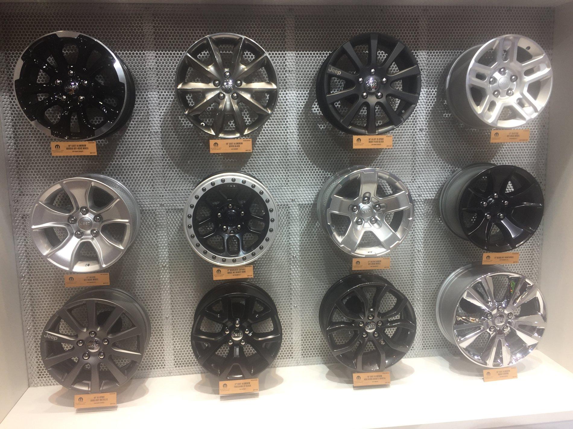 Jeep Wrangler JL Chicago Auto Show B9022509-F0C6-4D10-B248-72A8B8A7012B