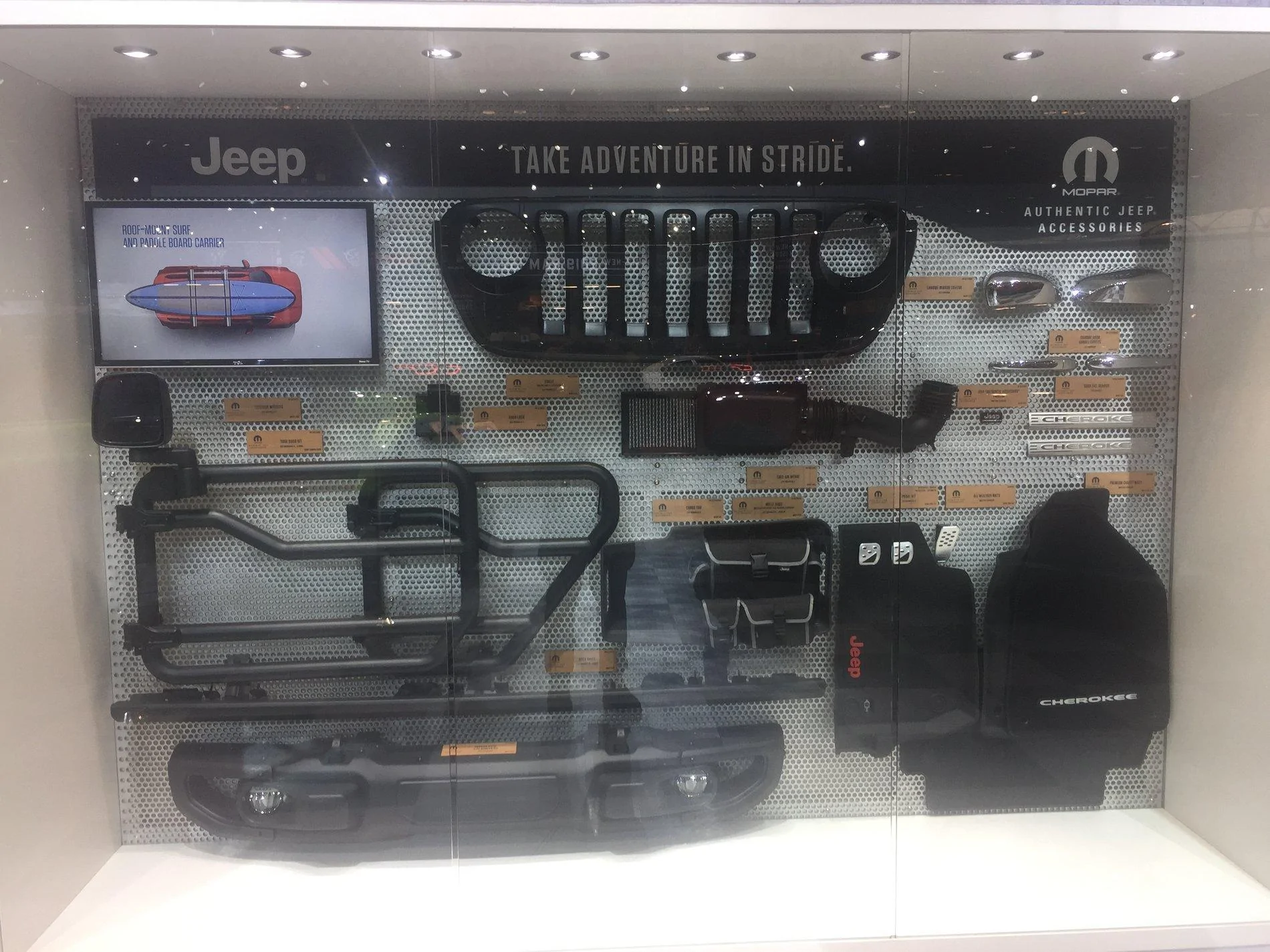 Jeep Wrangler JL Chicago Auto Show C3A7DBB2-47D0-4F8D-A18D-E5510AD98B0F