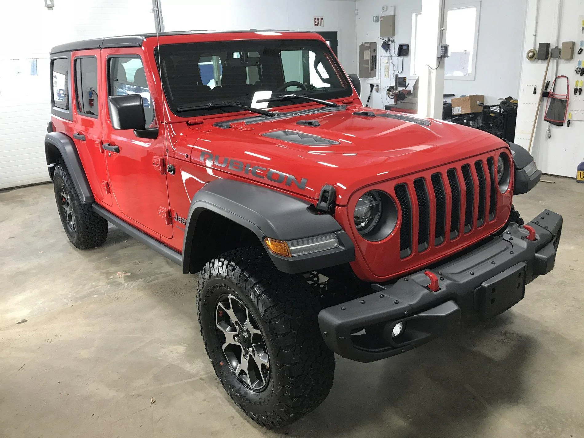 Jeep Wrangler JL FIRECRACKER RED Wrangler JL Club A73B1509-6DE6-4CC4-8BD6-7A28C7453D91