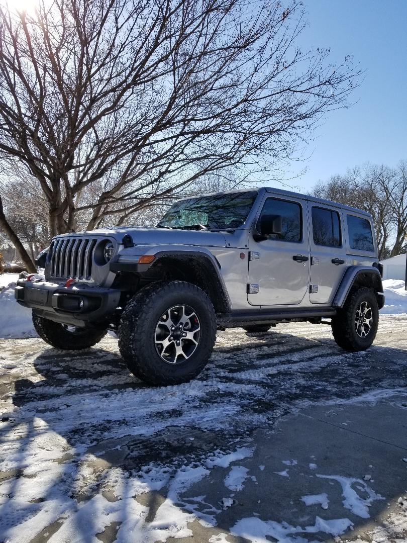 Jeep Wrangler JL Decals Or No Decals? thumbnail-1