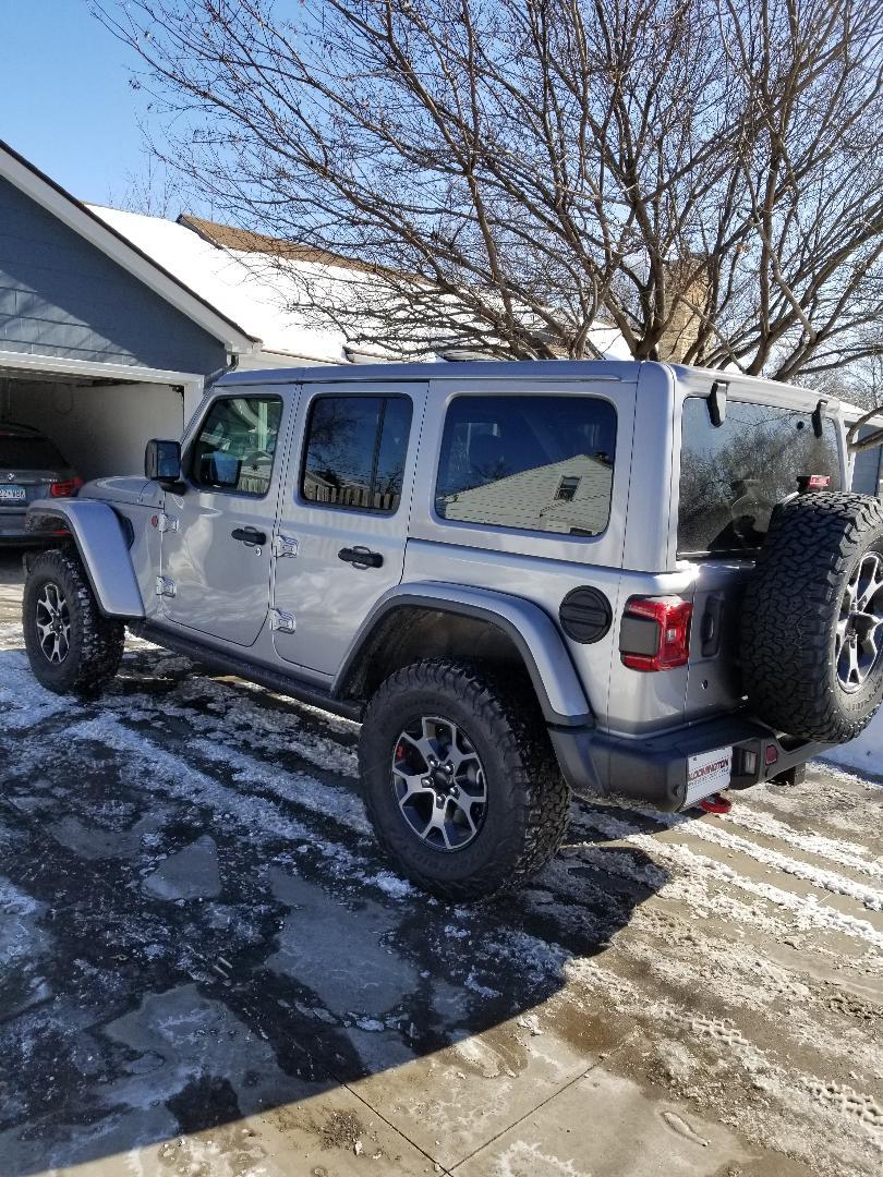 Jeep Wrangler JL Decals Or No Decals? thumbnail