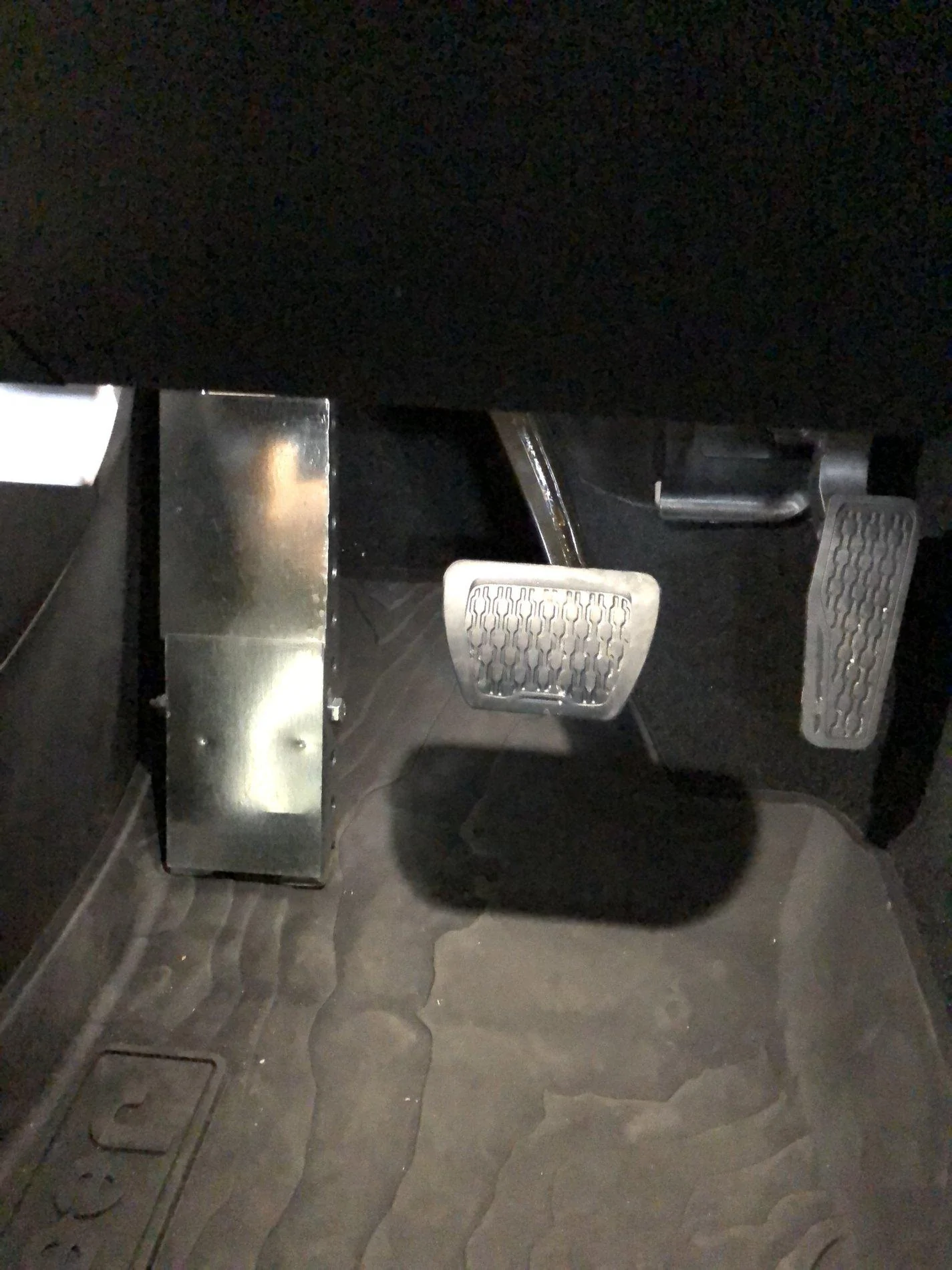 Jeep Wrangler JL DIY Dead Pedal (foot rest) IMG_3952