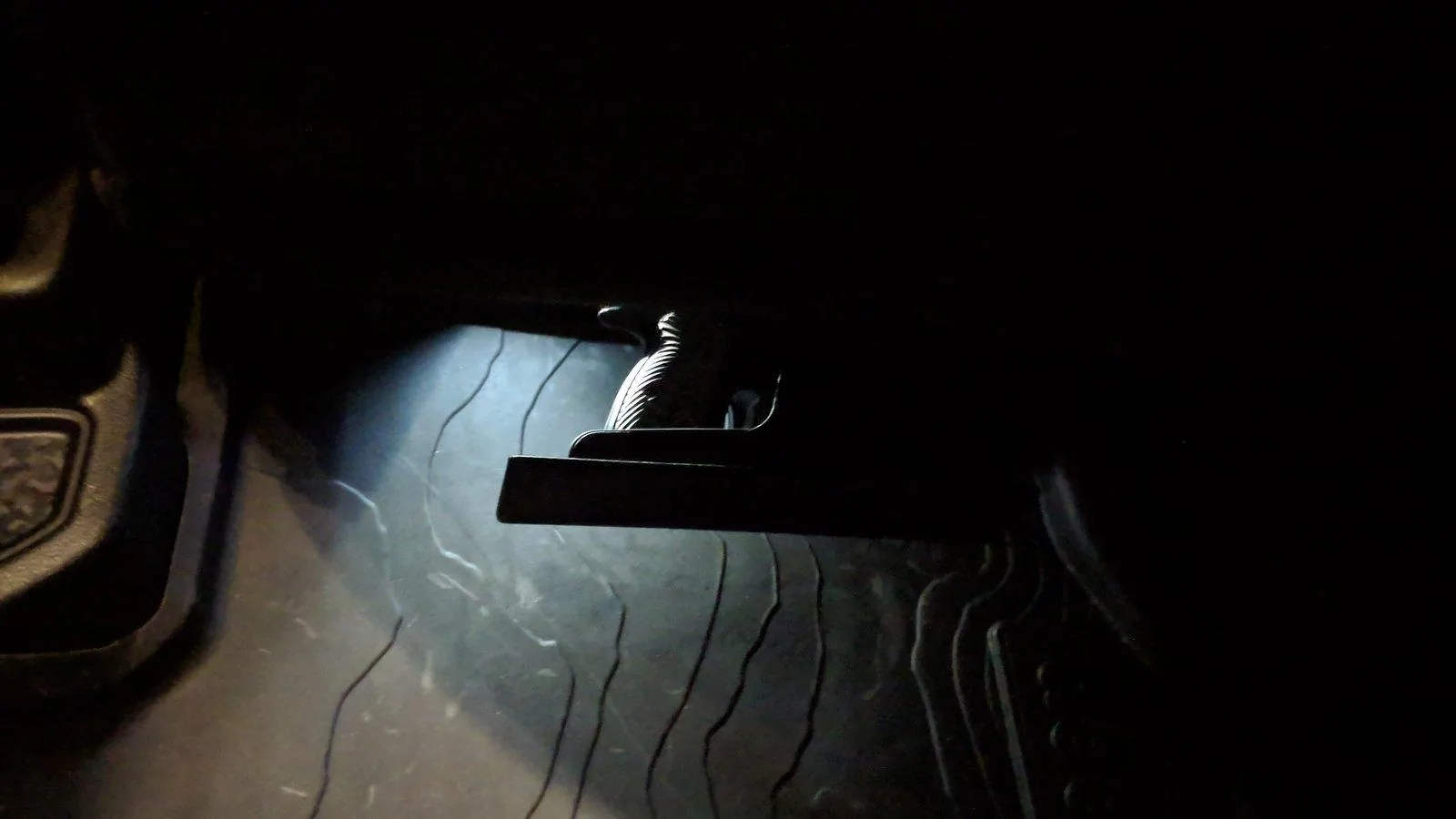 Jeep Wrangler JL Any small lockable storage options yet? IMG_20190105_202818