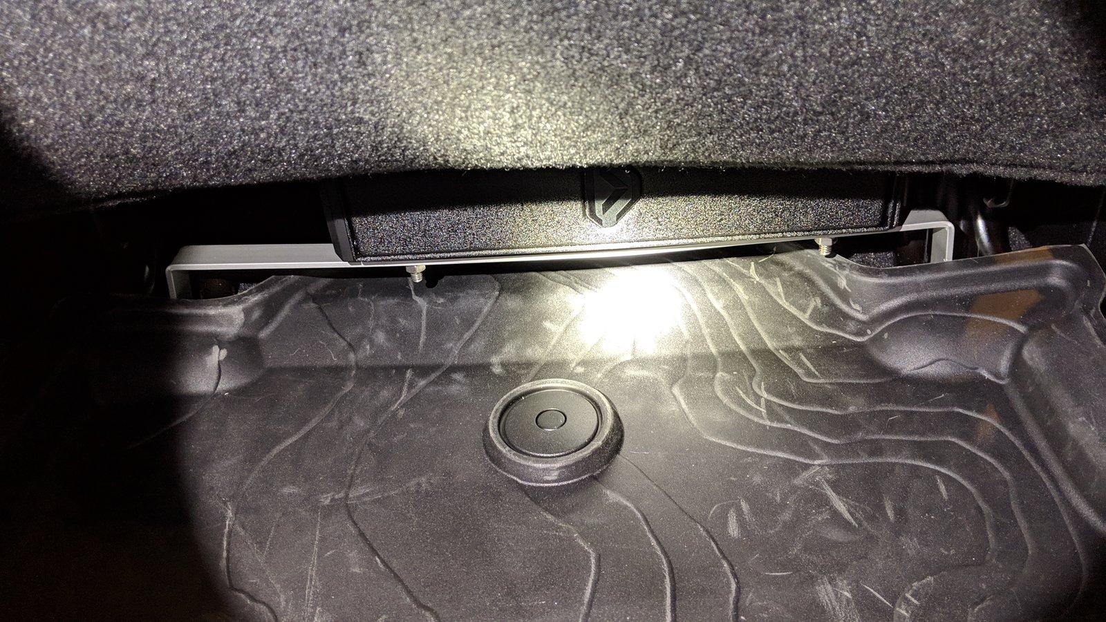 Jeep Wrangler JL Any small lockable storage options yet? IMG_20190105_193036