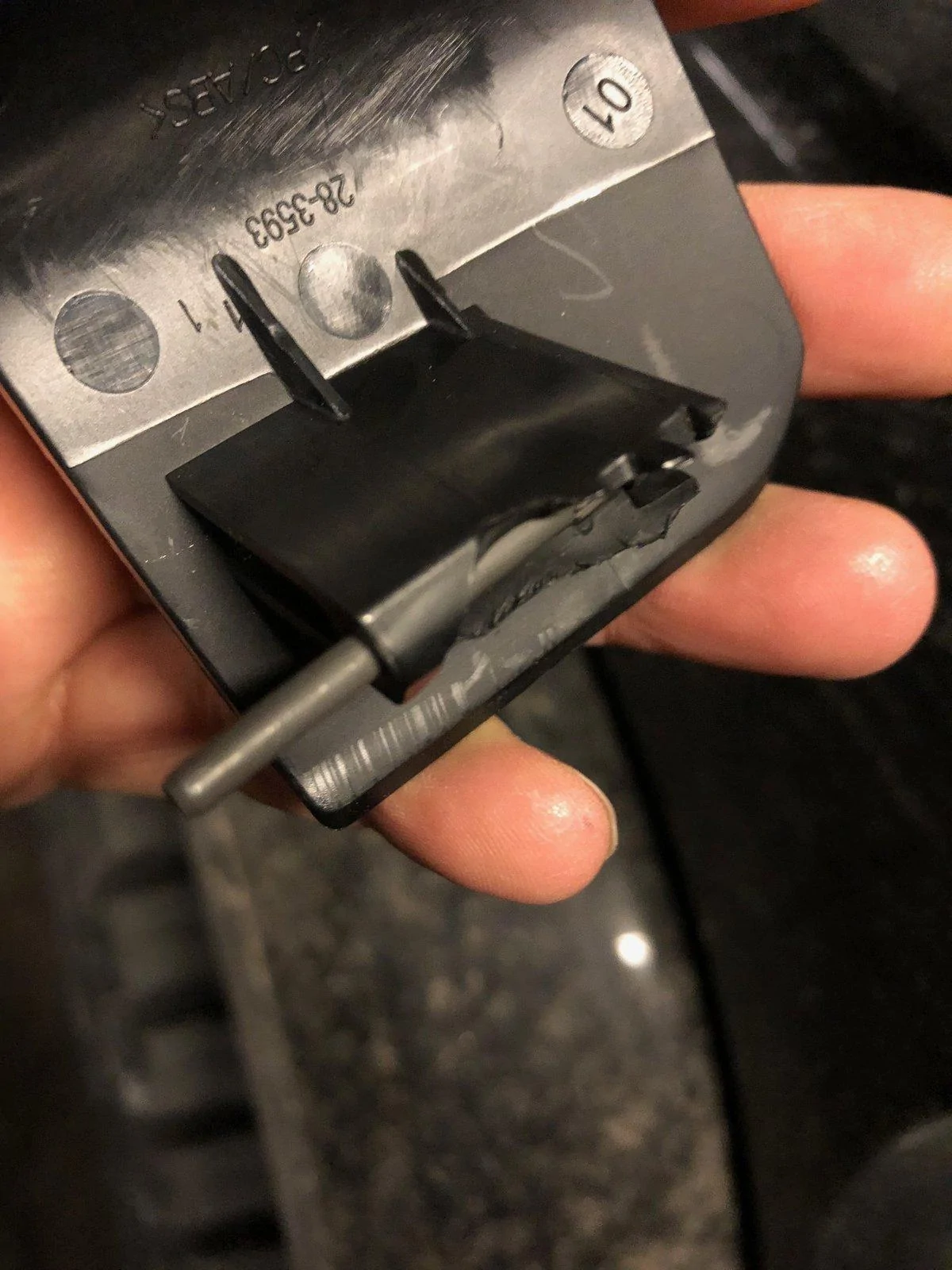 Jeep Wrangler JL Seat fold down lever broke IMG_1441