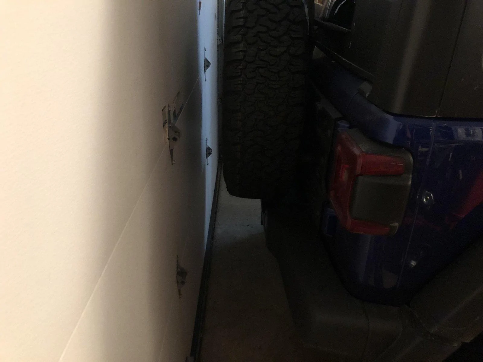 Jeep Wrangler JL Please Explain... Mopar Swing Gate Reinforcement 994D7B68-1E10-48CF-B1FF-82714D720D8E