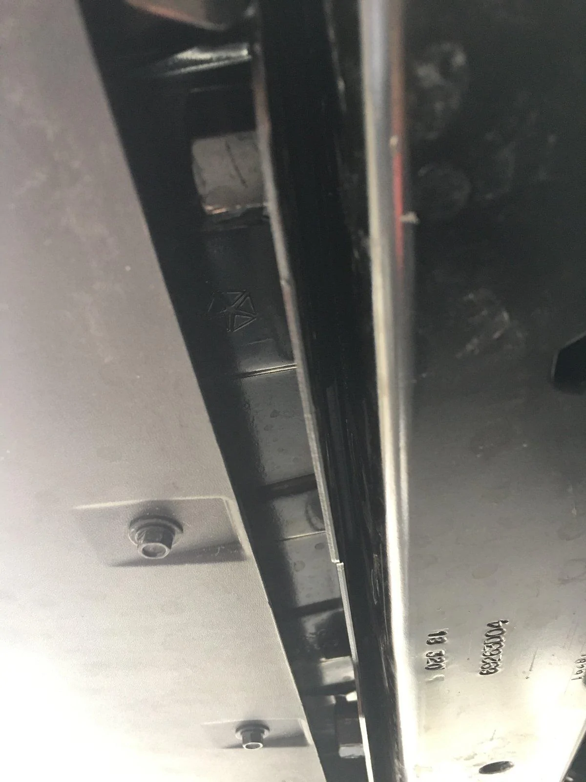 Jeep Wrangler JL Hitch Install Question Screw 2
