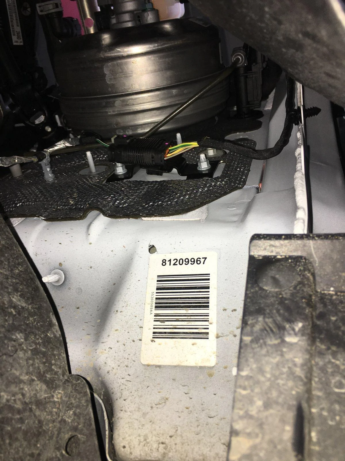 Jeep Wrangler JL Where to thread breakaway cable through firewall? IMG_2386