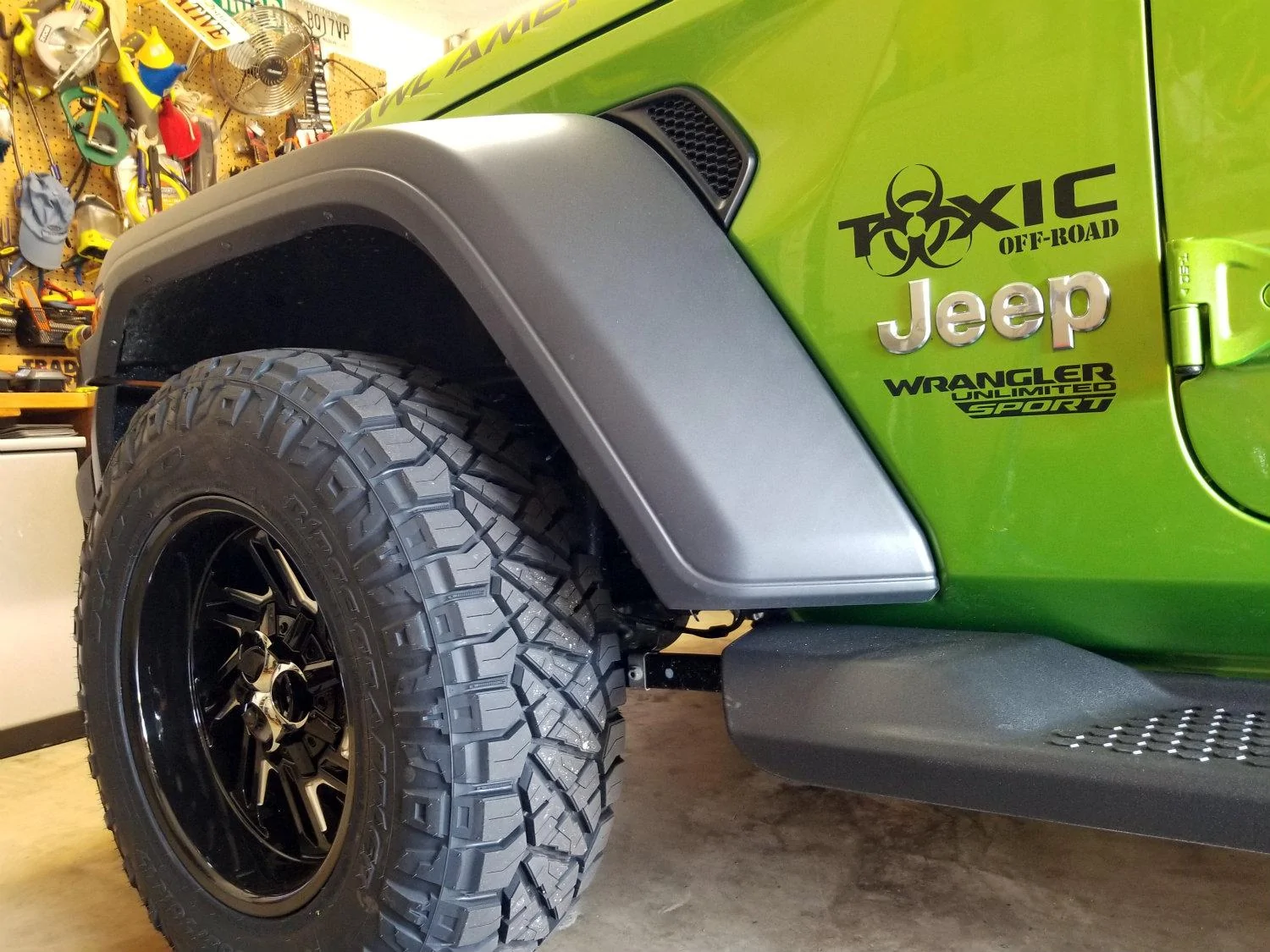 Jeep Wrangler JL New Shoes - Let's See Them! MOJO TOXIC DECAL AND WHEEL LEFT FRONT