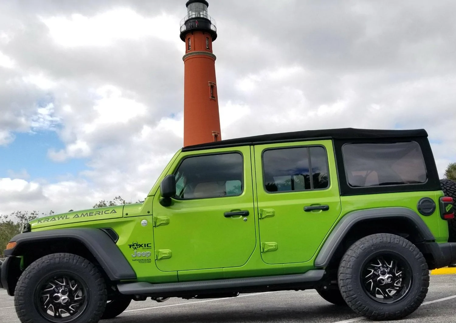 Jeep Wrangler JL New Shoes - Let's See Them! MOJO LIGHT HOUSE