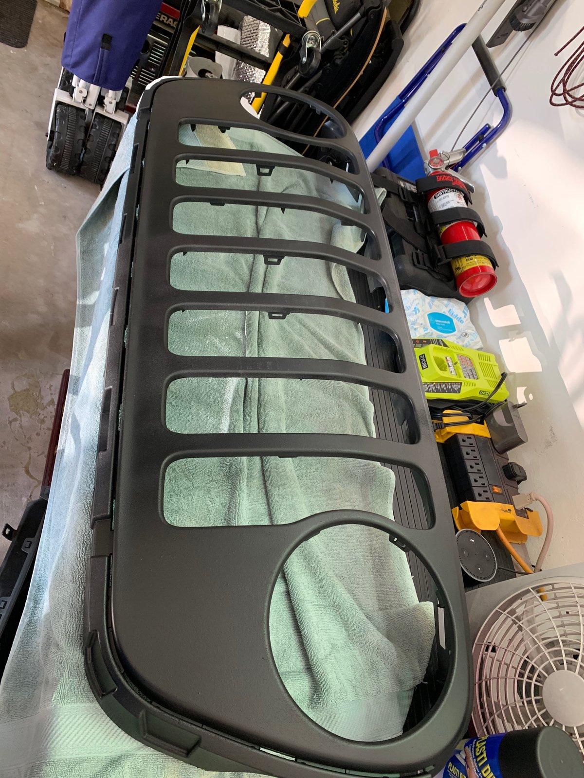 Jeep Wrangler JL JL Front Grill Part Question IMG_1044