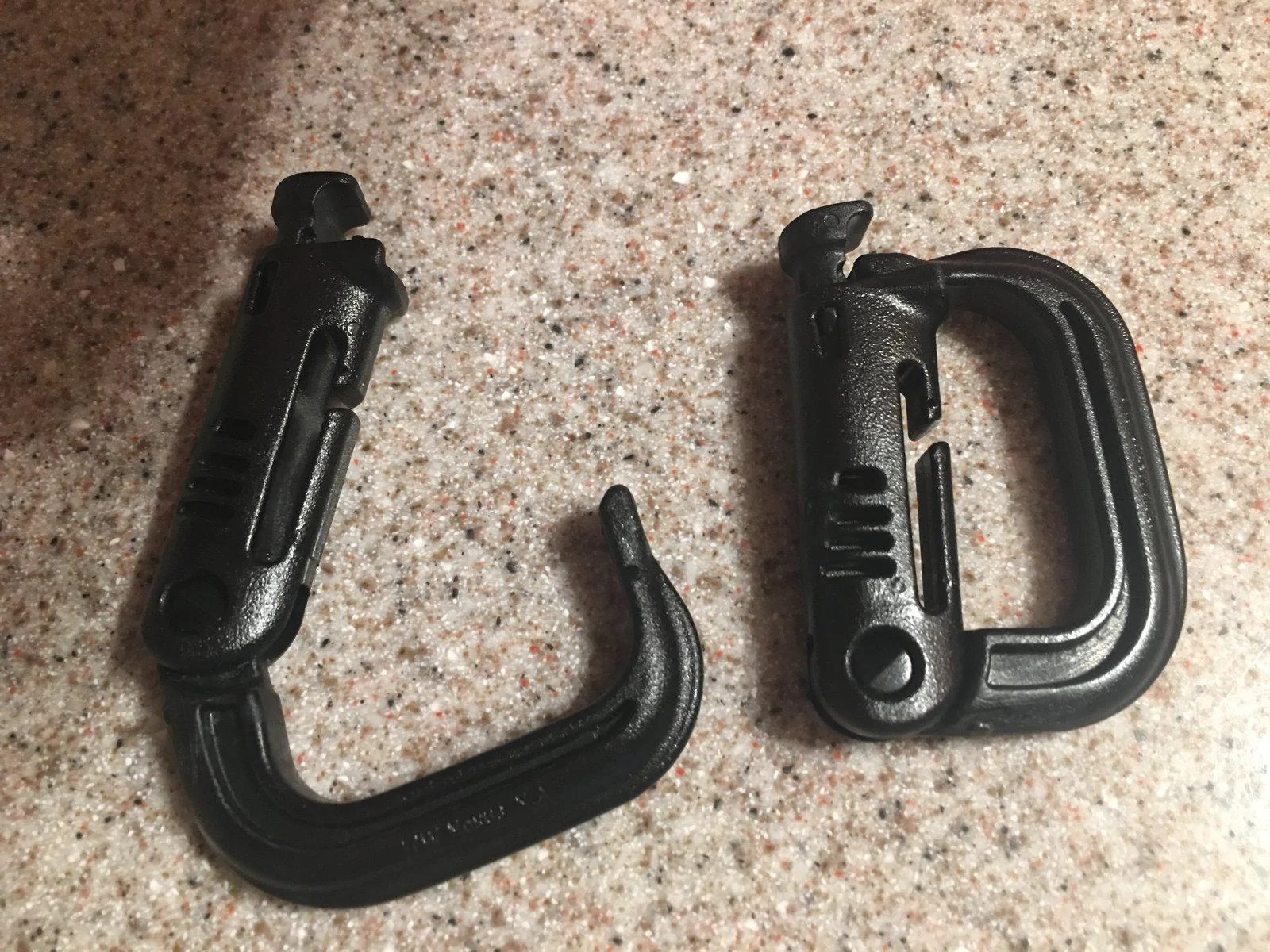 Jeep Wrangler JL Molle seat back clips. 7D6277EB-1C43-4BA7-BA52-1D657BA09E74