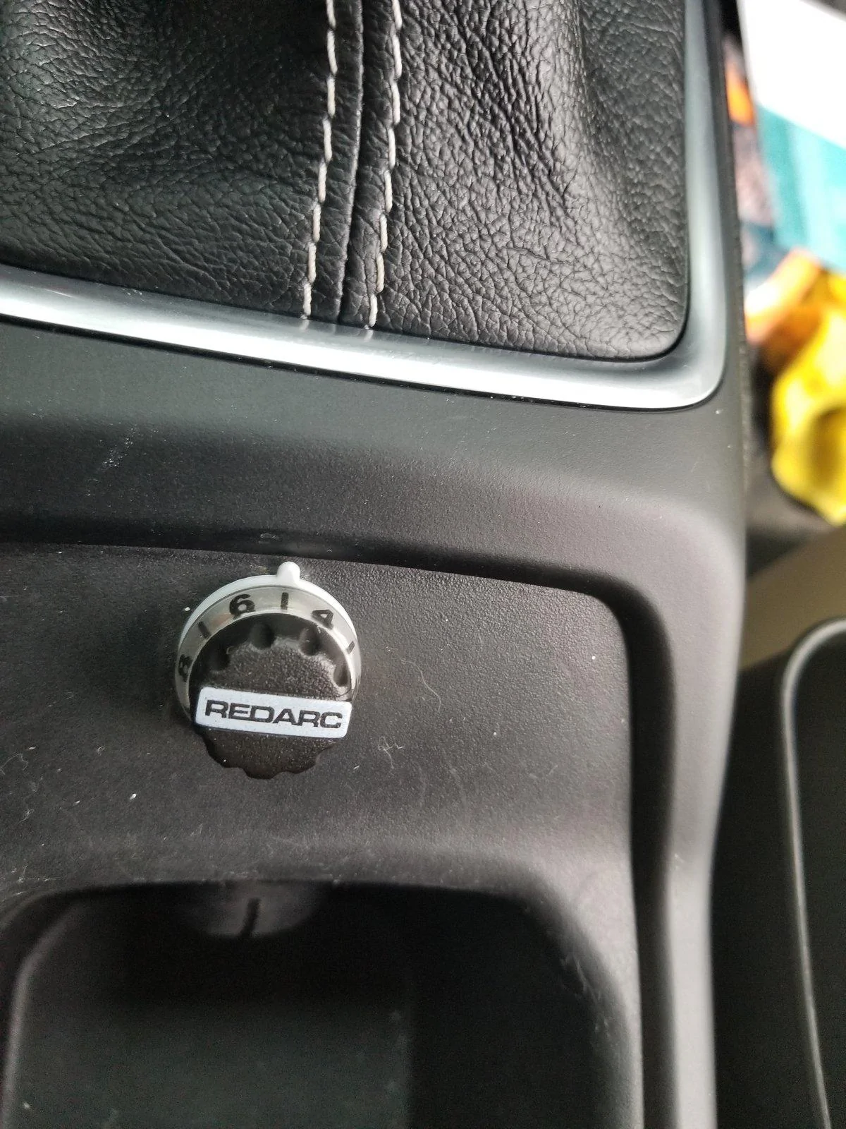 Jeep Wrangler JL How to remove Cigarette lighter? 20190126_143809