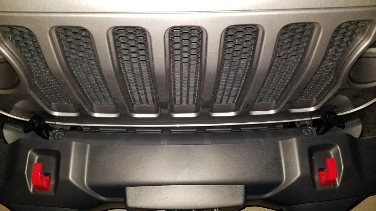 Jeep Wrangler JL Diode Dynamics: light bar on plastic bumper 20190126_143014