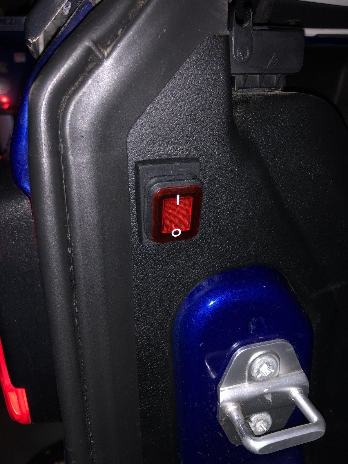 Jeep Wrangler JL Brawlee Liftgate Light Install. 81030FDD-252B-4B2A-A246-9E0D3778861B