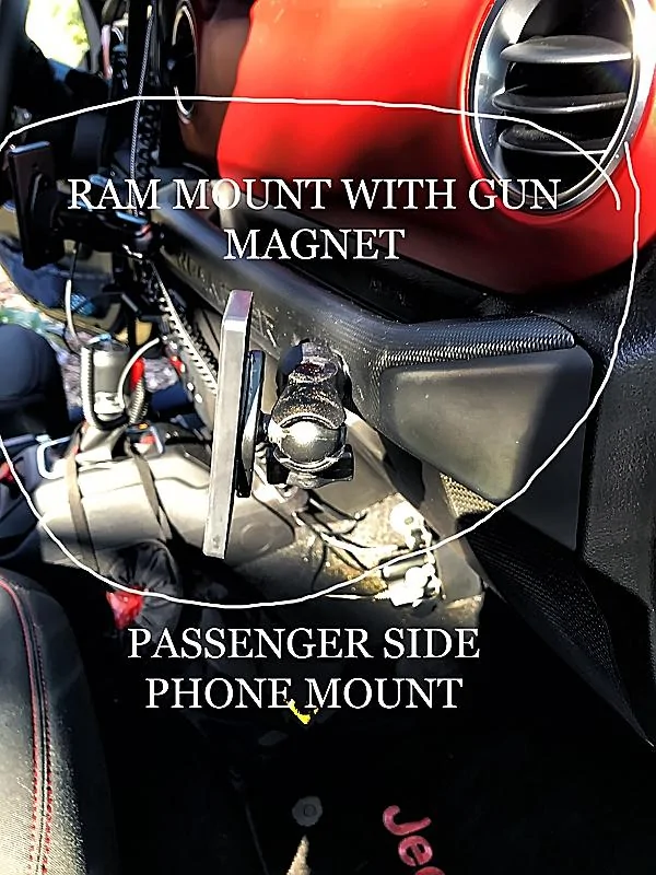 Jeep Wrangler JL Simple and cheap phone mount jl05