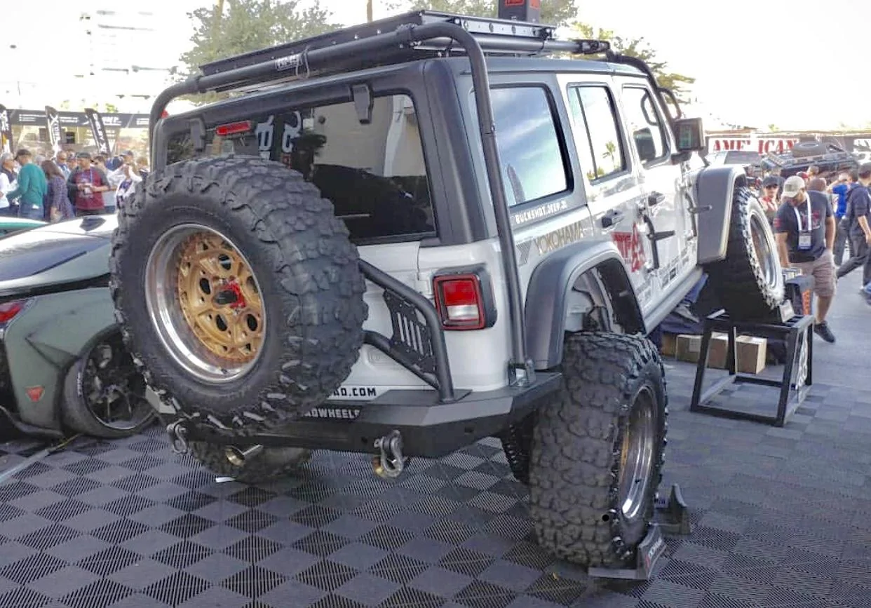 Jeep Wrangler JL Warn Elite Rear bumper IMG_0551