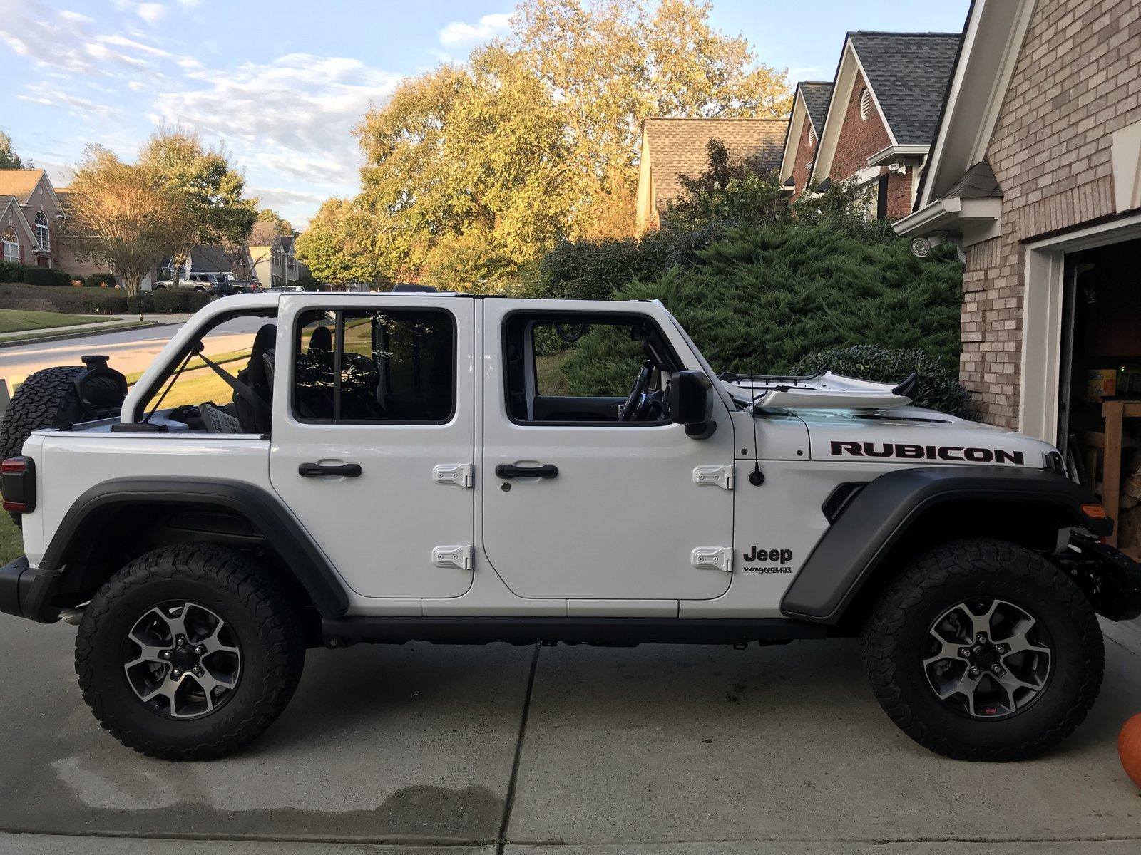 Jeep Wrangler JL Does anyone actually fold the windscreen down?  I don't get it... 7CF037D2-B234-4094-B396-B4EC0817E145