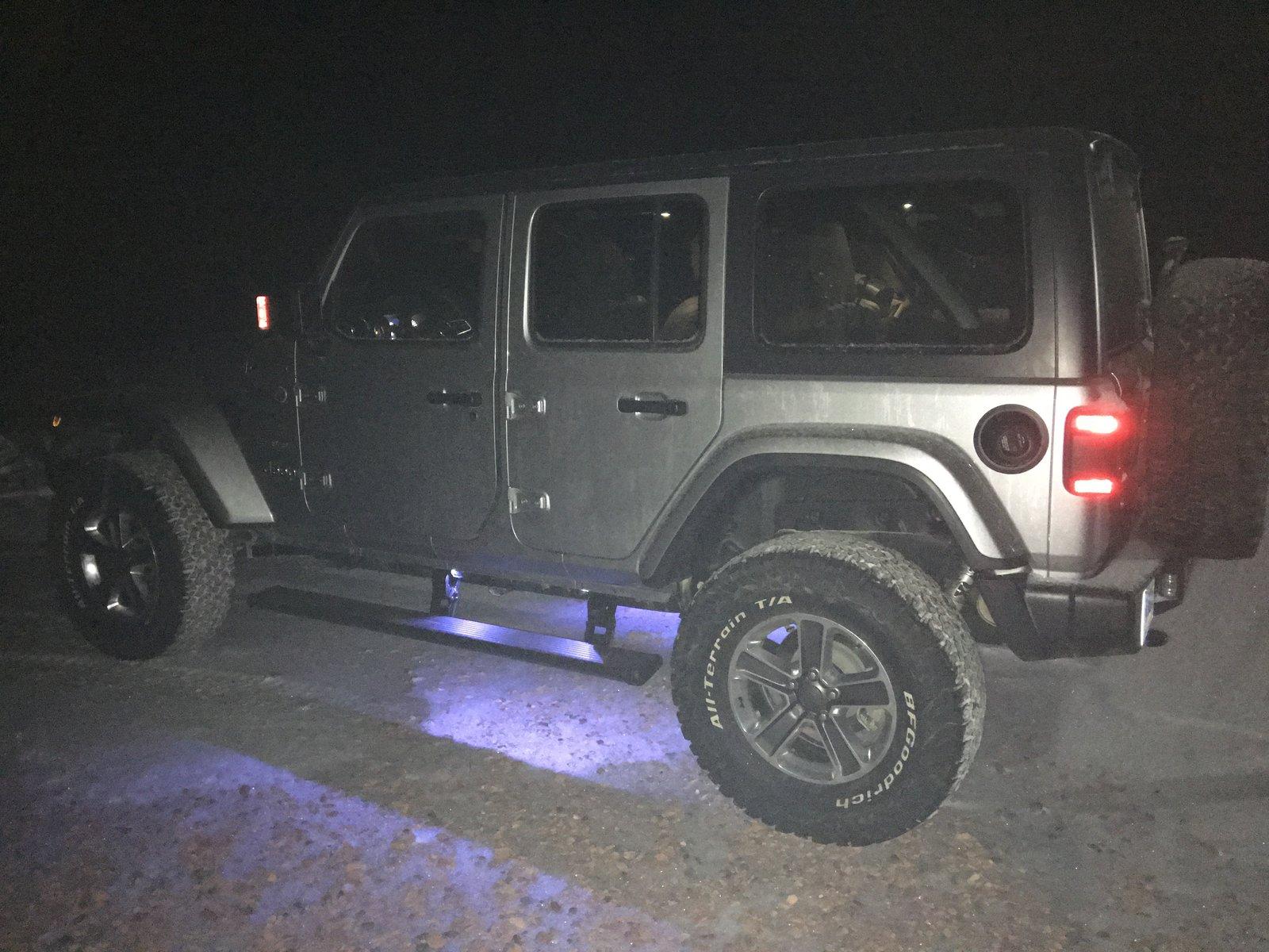 Jeep Wrangler JL AMP Research Running Boards 4DE6E6A8-459F-4C25-8488-756E18AF696D