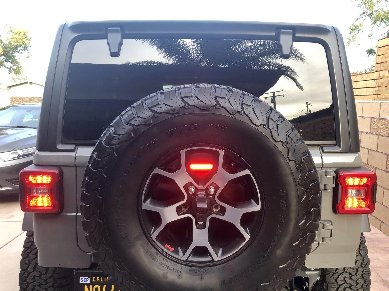 Jeep Wrangler JL Free third brake light relocation 18D7E22D-EAAD-42A9-AF10-F2E9057F8481