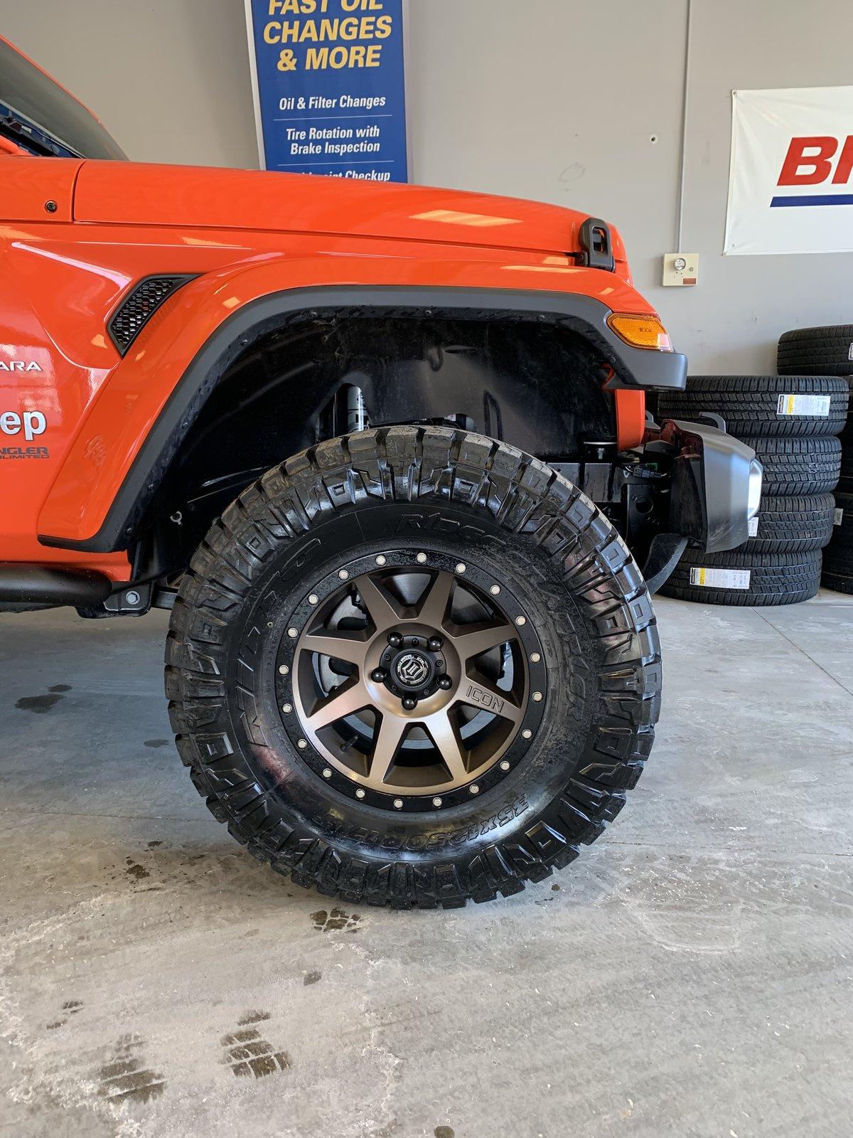 Jeep Wrangler JL Bronze Wheels on JL? 0E12456A-8041-459D-8E0D-7F4D3185633A