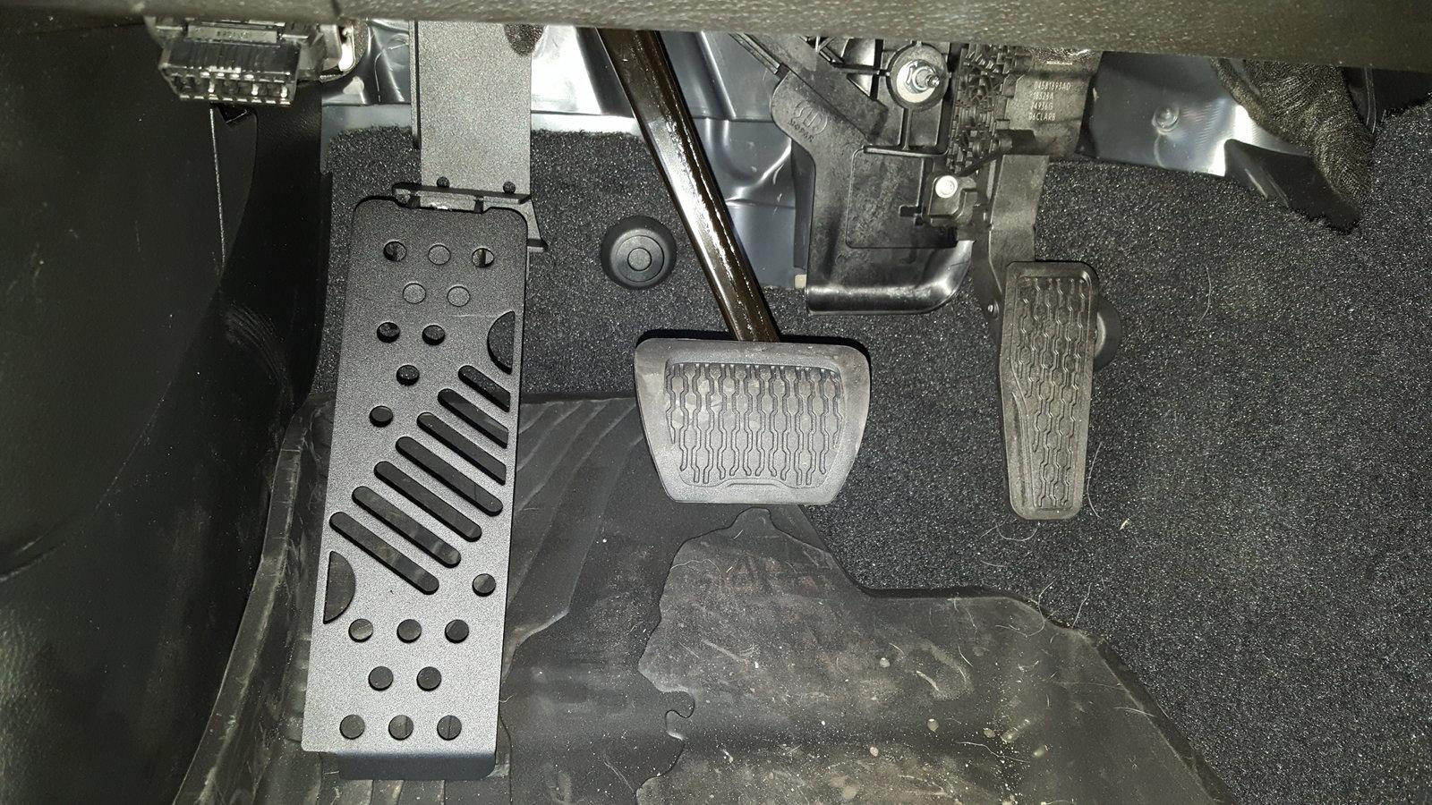 Jeep Wrangler JL JeCar Dead Pedal 20190202_152301