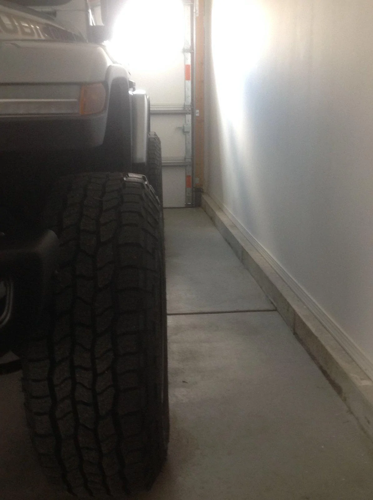 Jeep Wrangler JL 5 Fuel Trophy D551 18x10 -24 offset IMG_0010