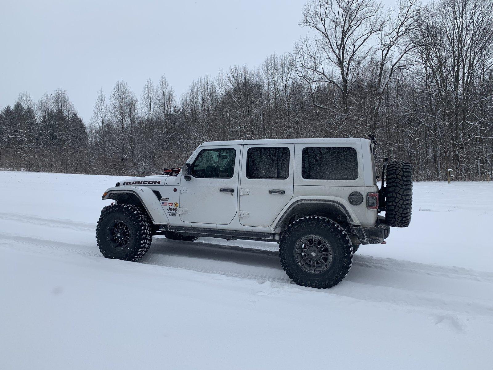 Jeep Wrangler JL Jeeps in Snow... post pics. 2827E21D-1914-49D3-BA1C-5D324EF7D7EE