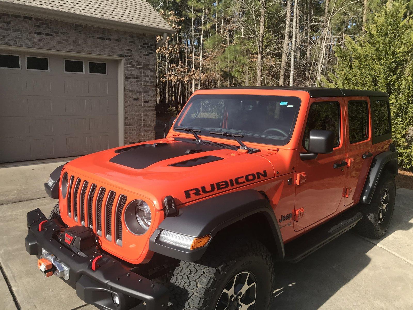 Jeep Wrangler JL Black hood decal for Rubicon 413445F2-D2DA-4173-A909-F8DED5159ABC