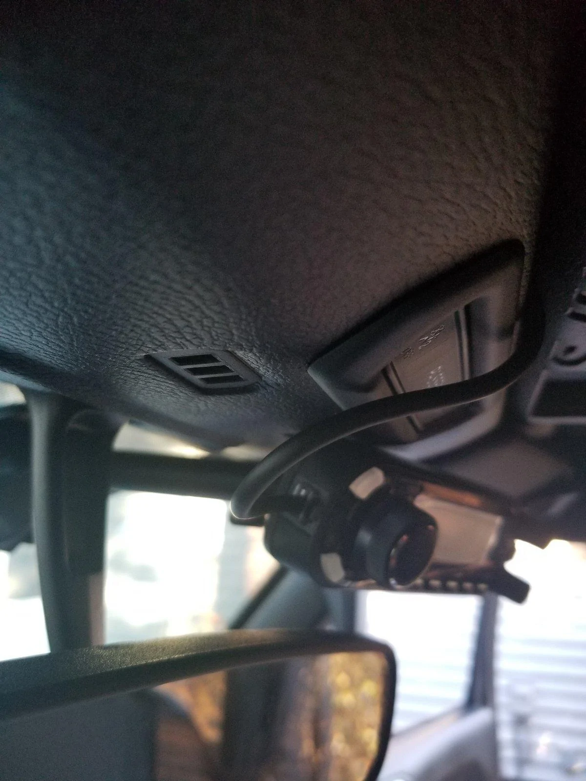 Jeep Wrangler JL Ideal Ham Radio/CB Mount Location (For Icom ID4100 at least..) 20190204_155532